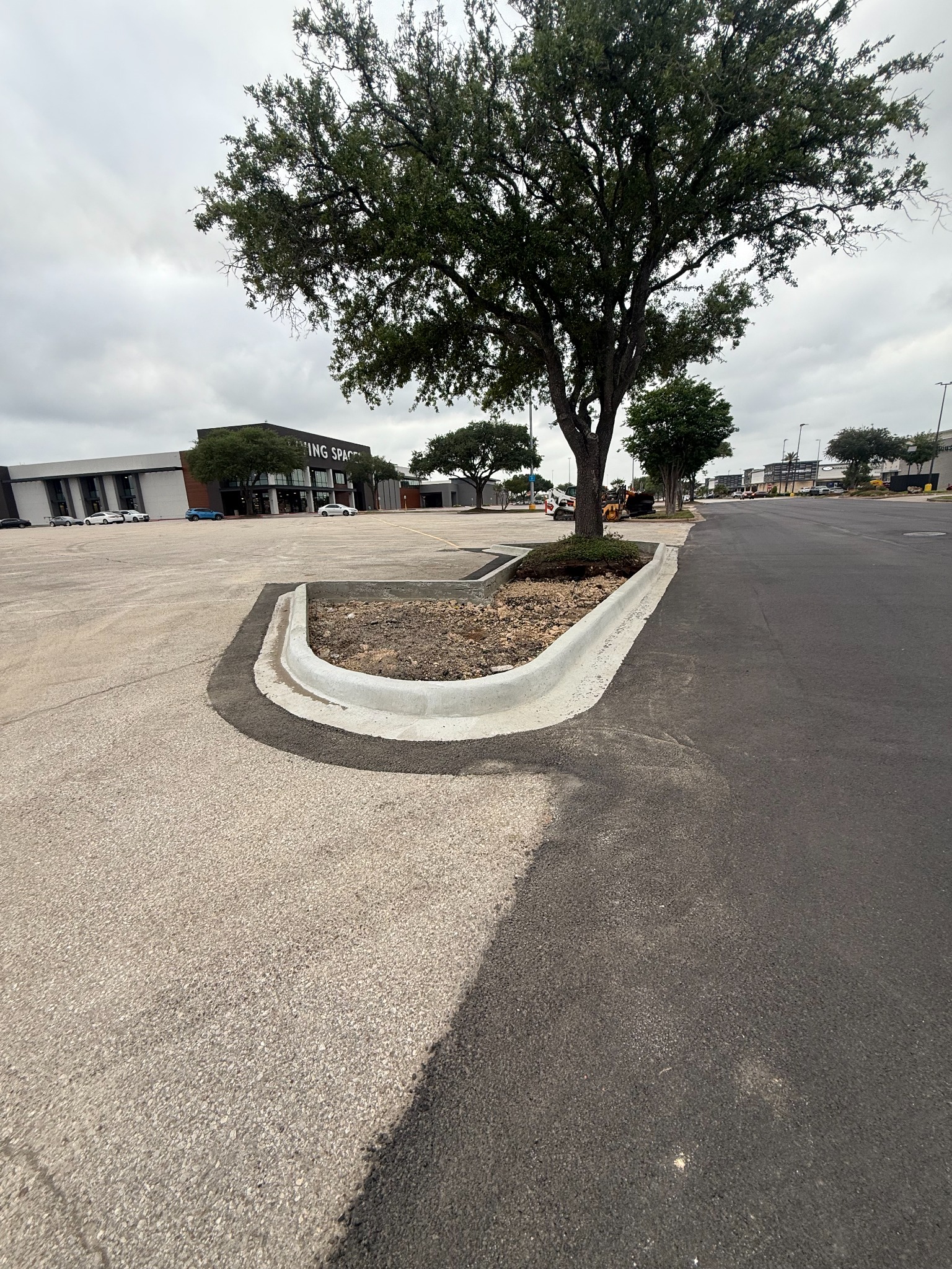 Concrete saw cutting service